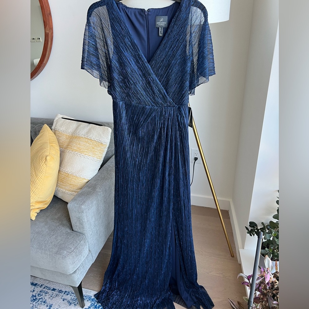 Adrianna Papell NWOT Shimmery blue gown size 2